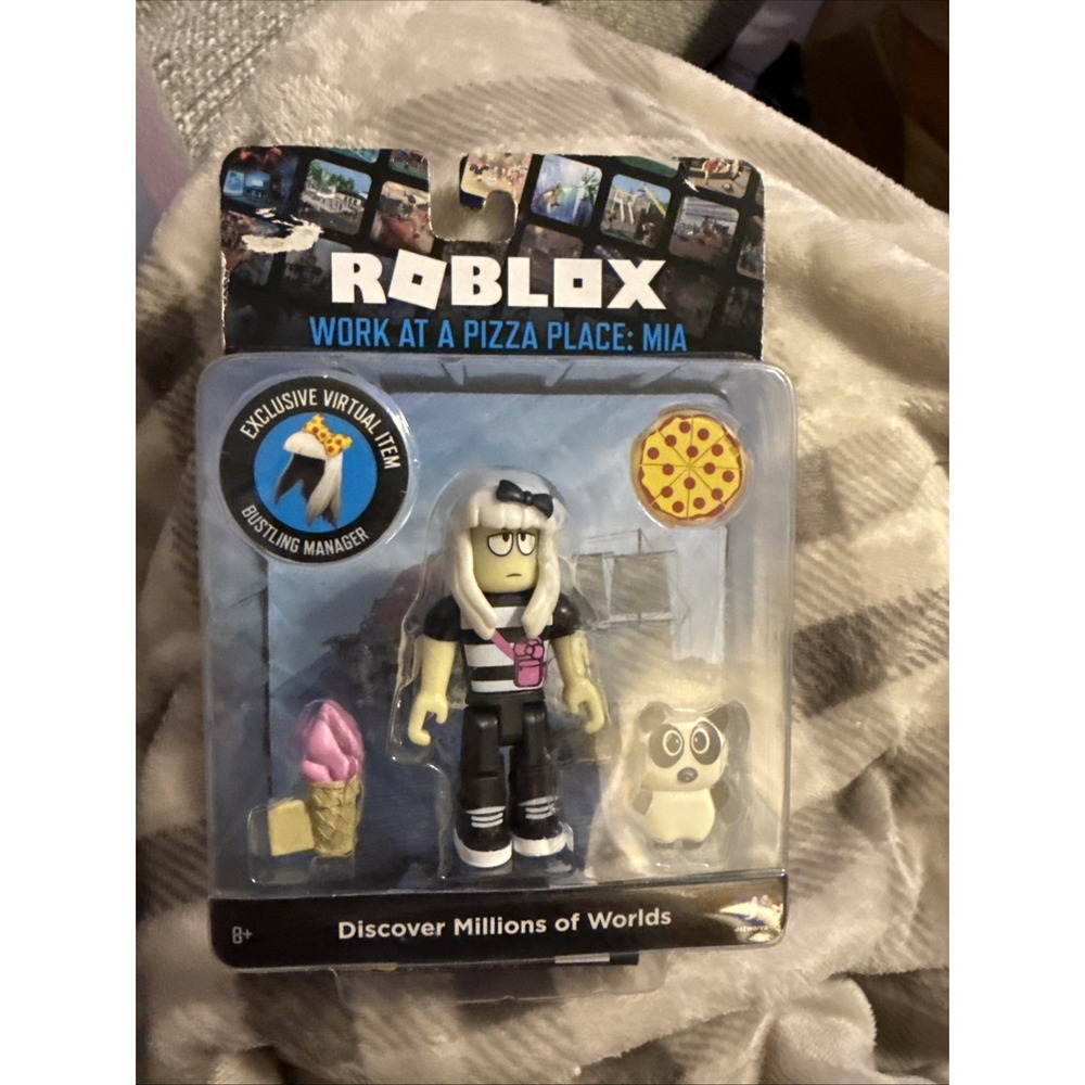 Roblox Core Figure Work At A Pizza Place Mia Action Figure with Accessories New